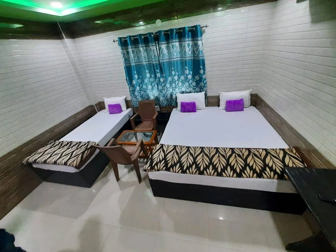 Triple Bed Room
