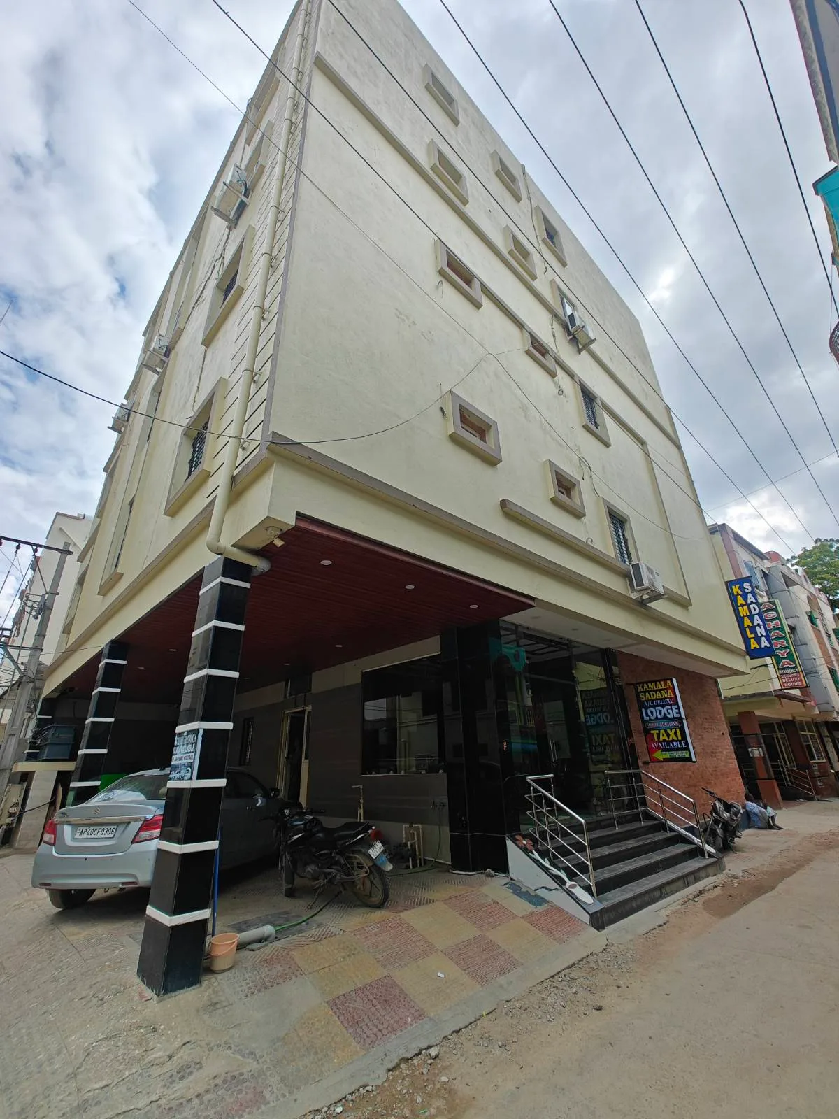 Kamala Sadana Deluxe Lodge - Mantralayam hotel image