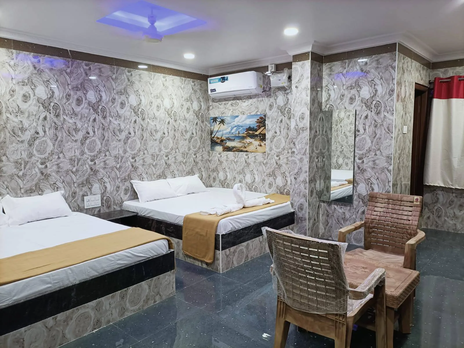Fourble Bed AC Room