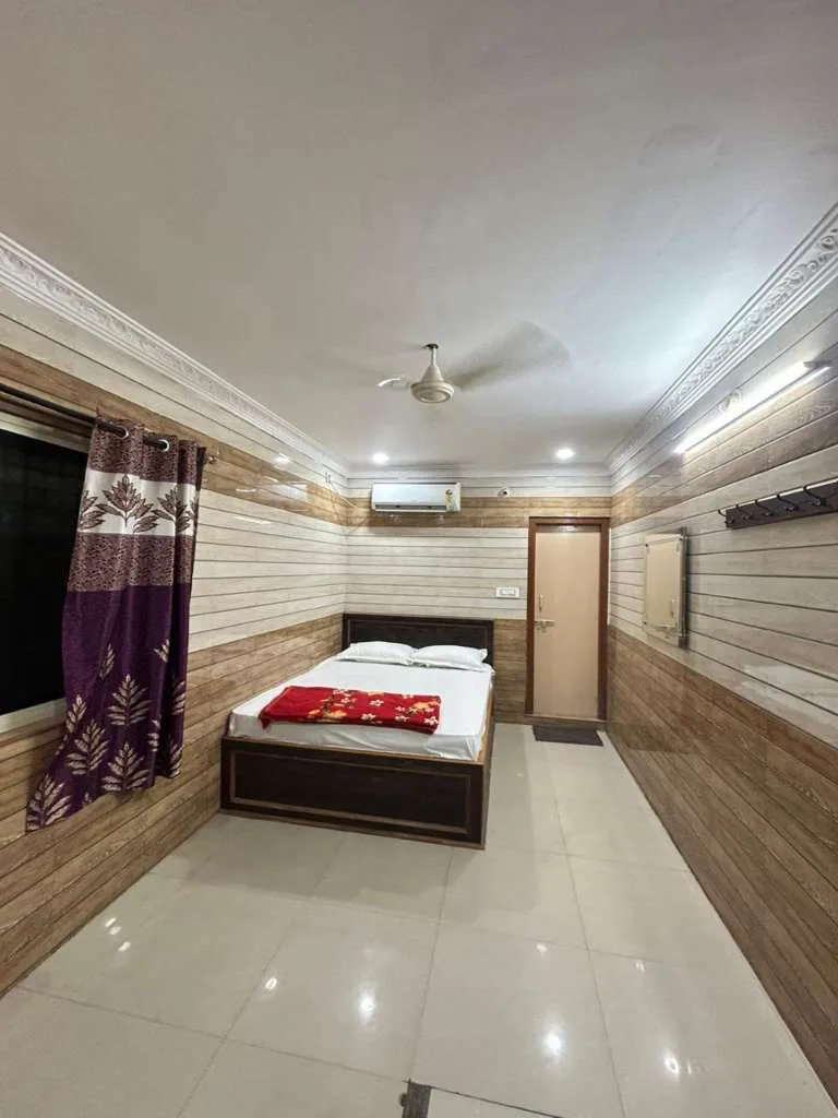 Double Bedroom AC