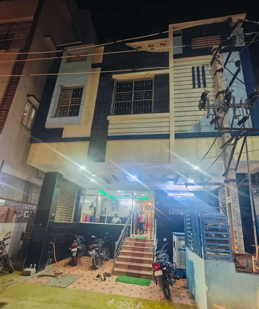 Sadguru Raghavendra Lodge
