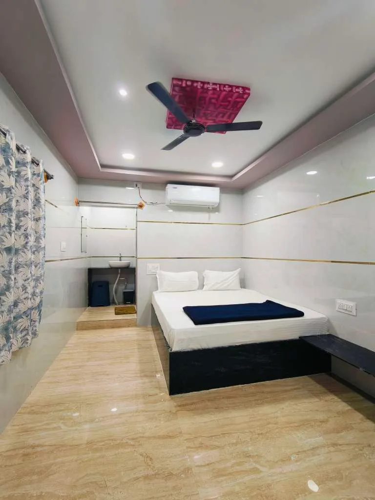 Double bed room